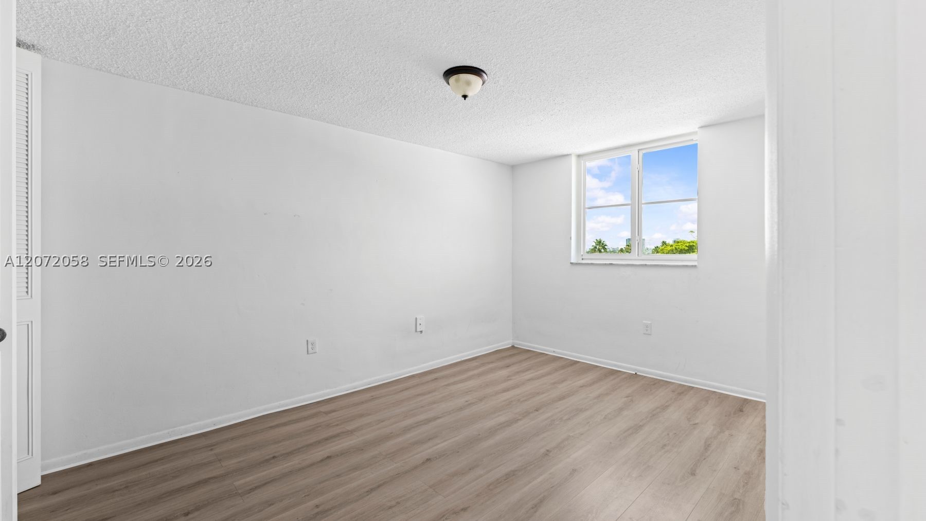 1145 Normandy Dr 505 Property Photo 11