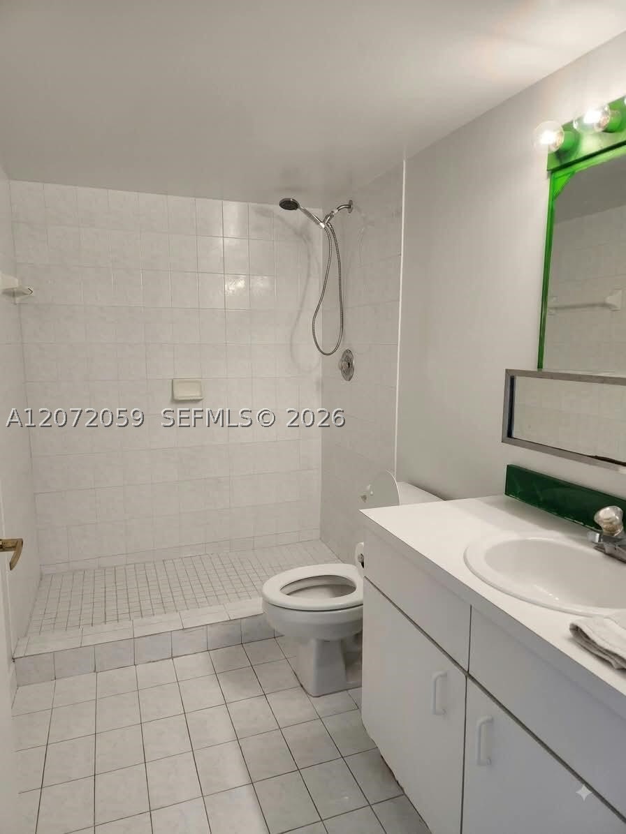 1688 West Ave 506 Property Photo 7