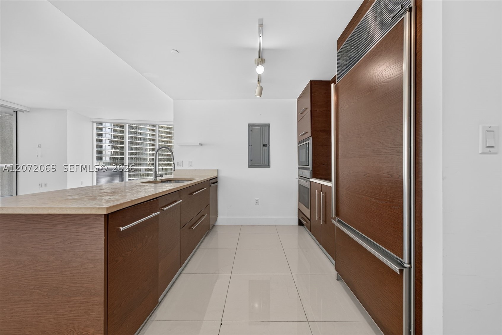 465 Brickell Ave 1602 Property Photo 7