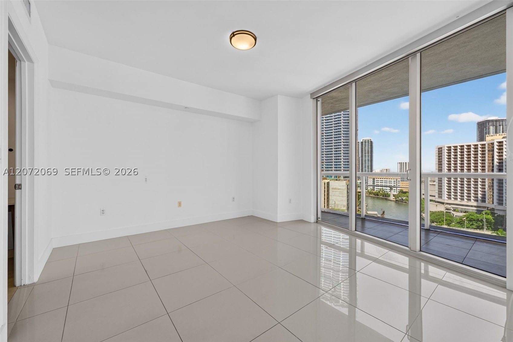 465 Brickell Ave 1602 Property Photo 9