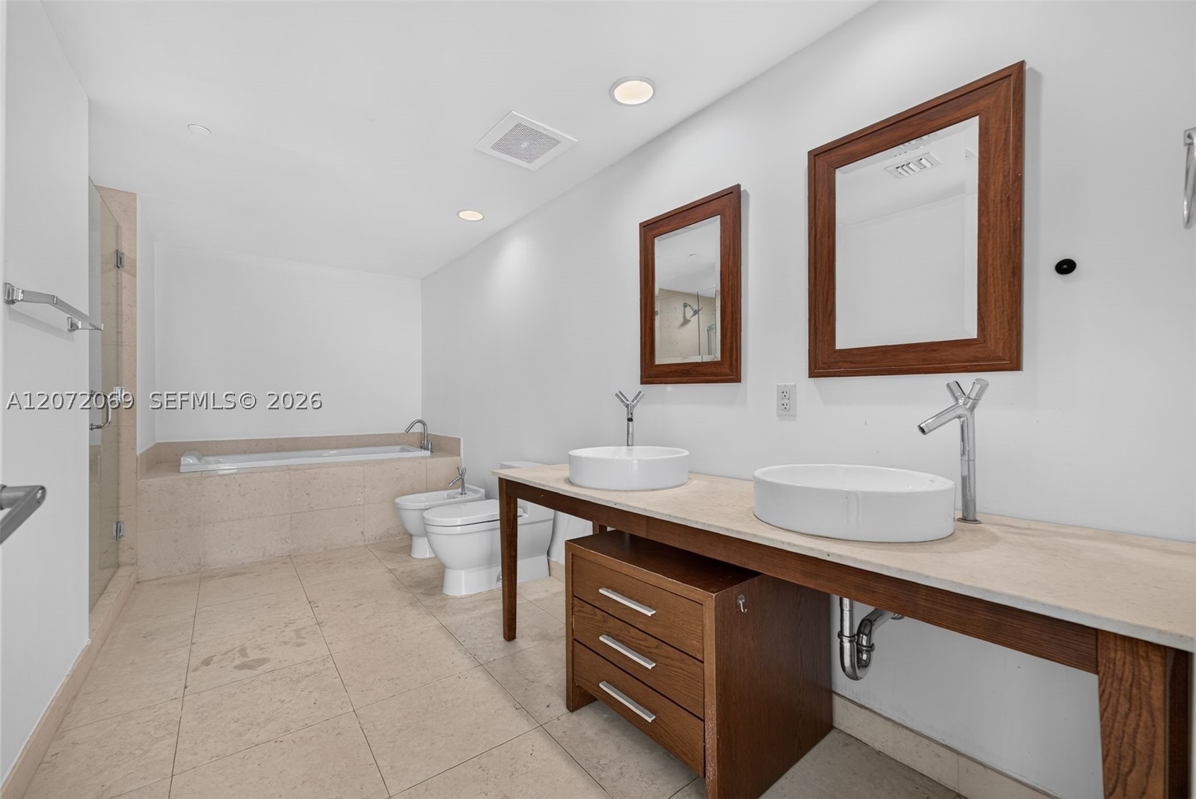 465 Brickell Ave 1602 Property Photo 12