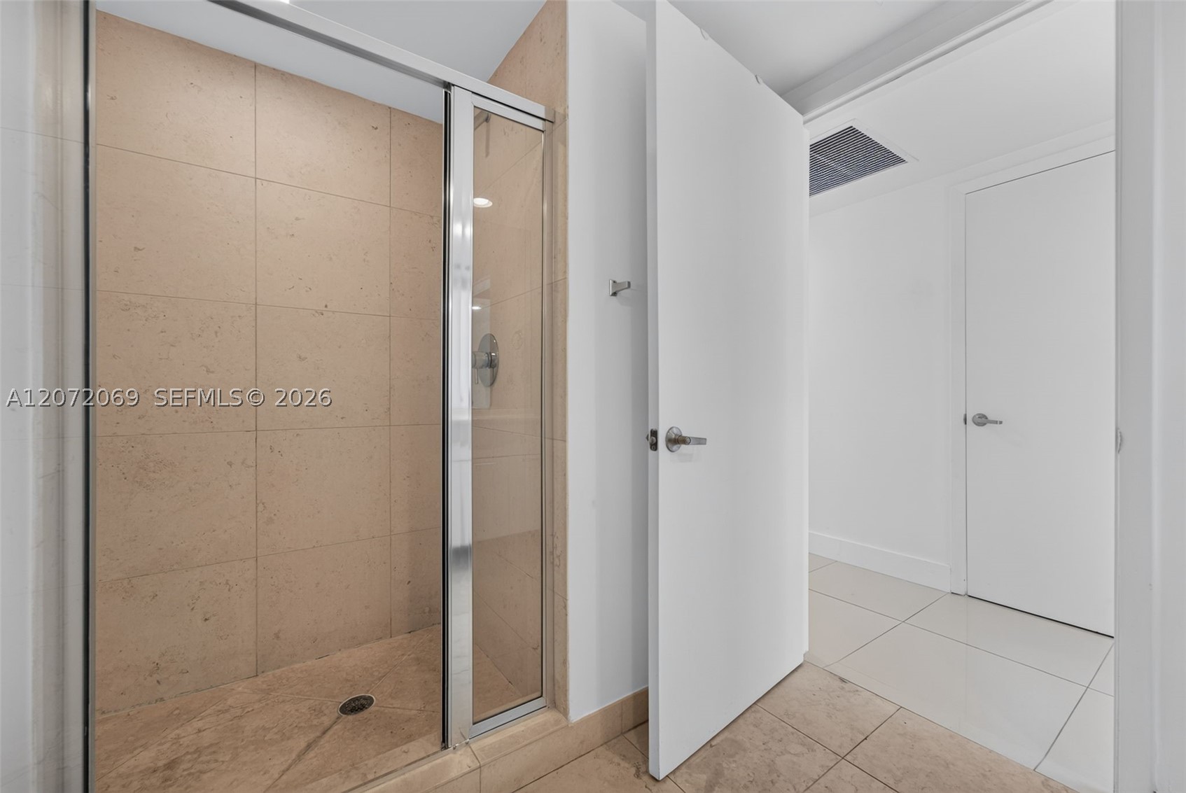 465 Brickell Ave 1602 Property Photo 19
