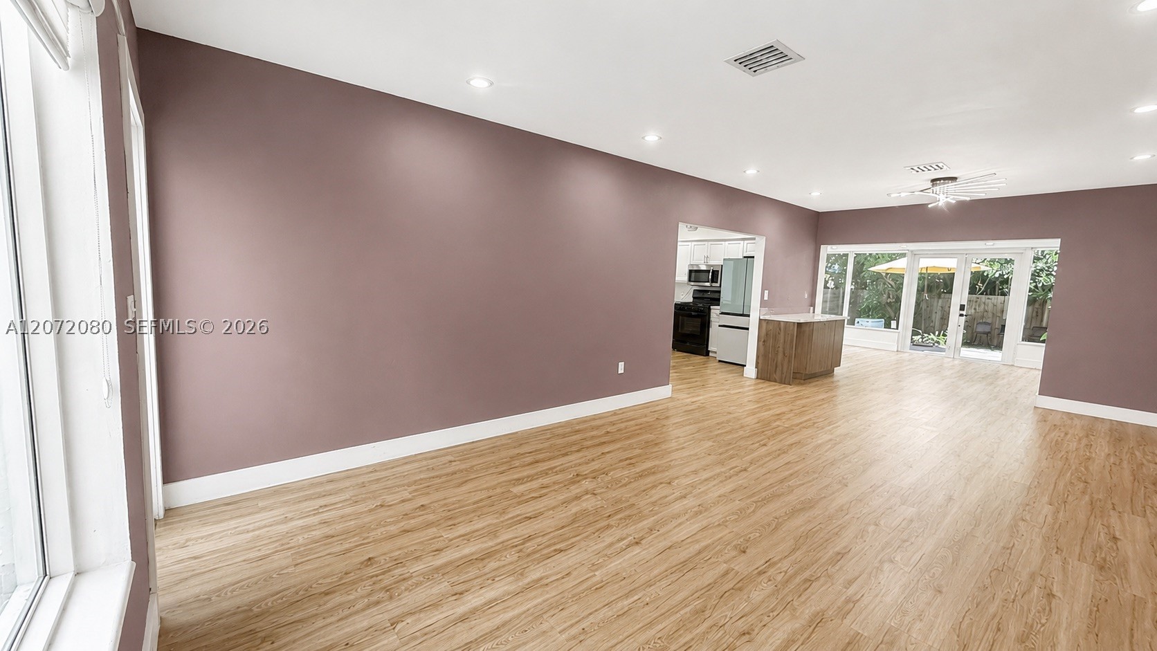8819 Dickens Ave Property Photo 4