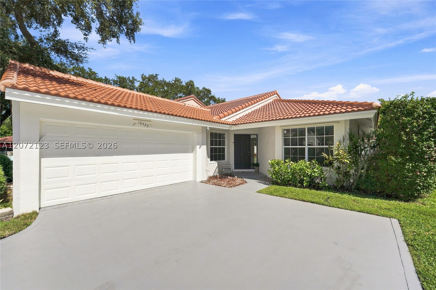 10425 Nw 9th Mnr Property Photo 1