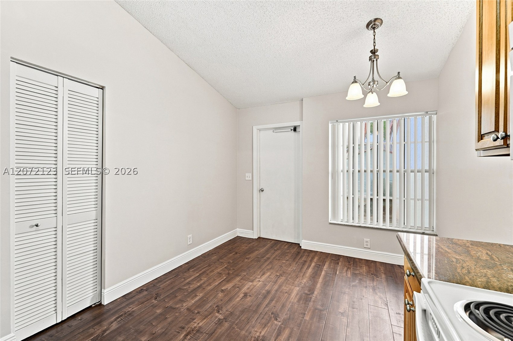 10425 Nw 9th Mnr Property Photo 16