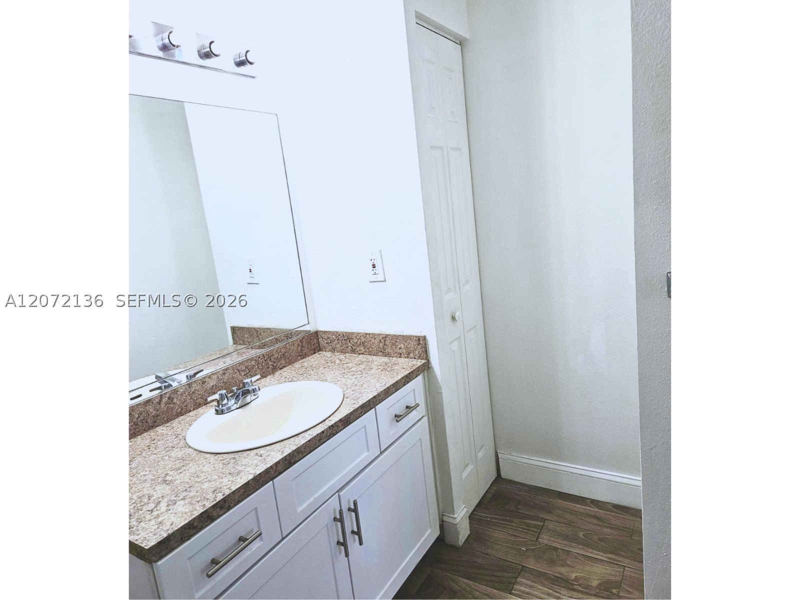 220 Sw 116th Ave 15105 Property Photo 6