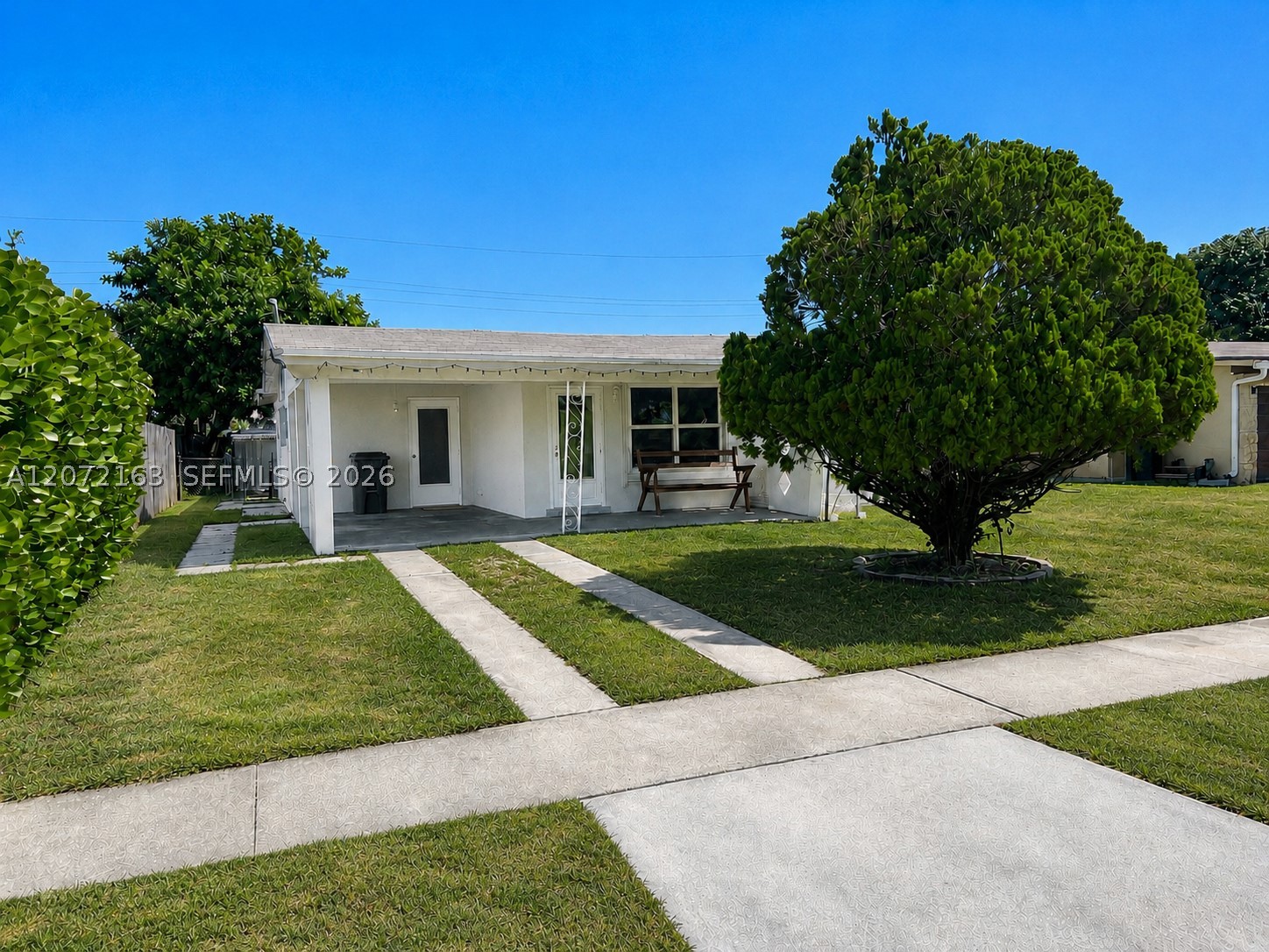3051 SW 47th St Property Photo 1