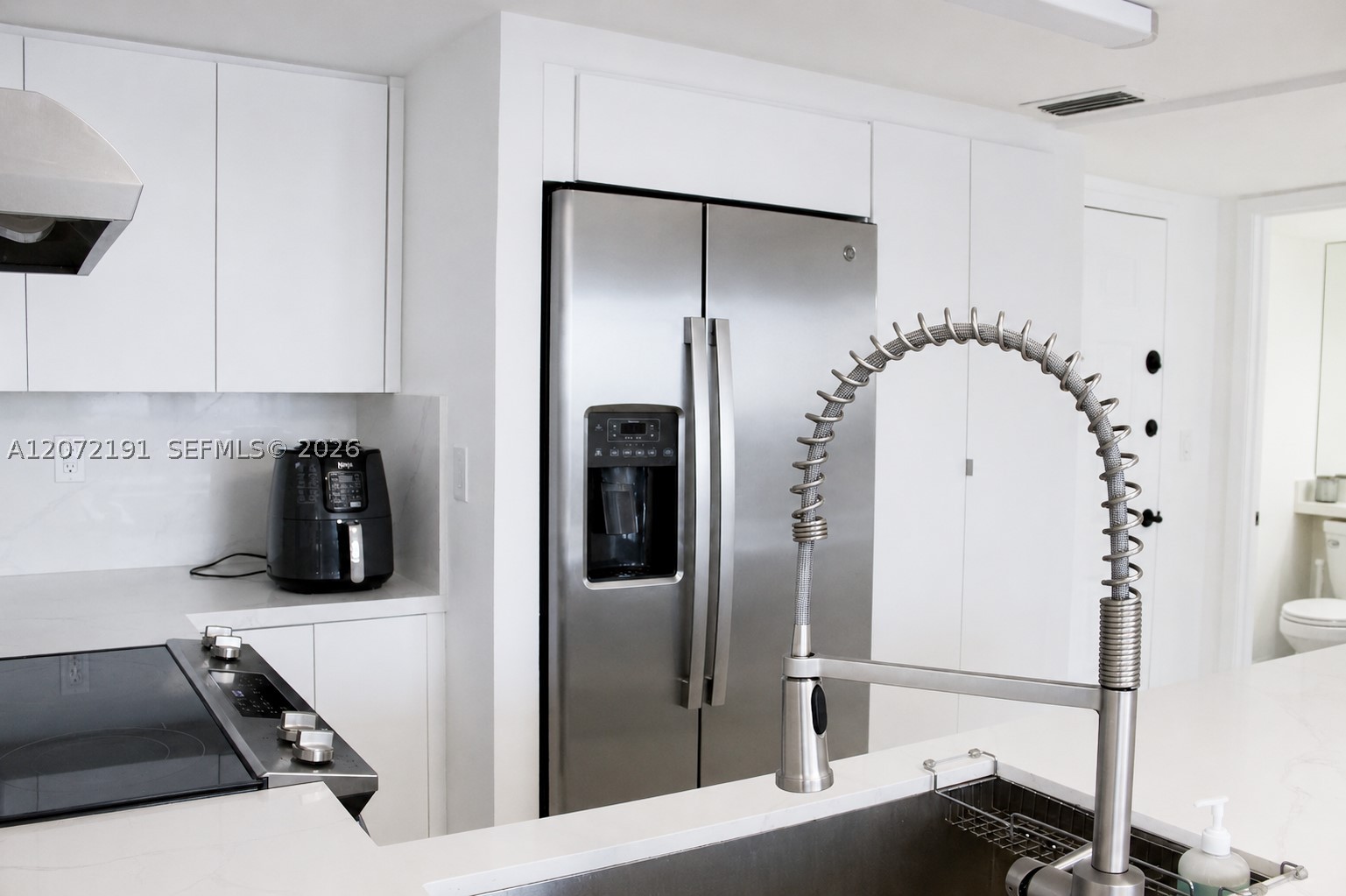 540 Brickell Key Dr 1101 Property Photo 7