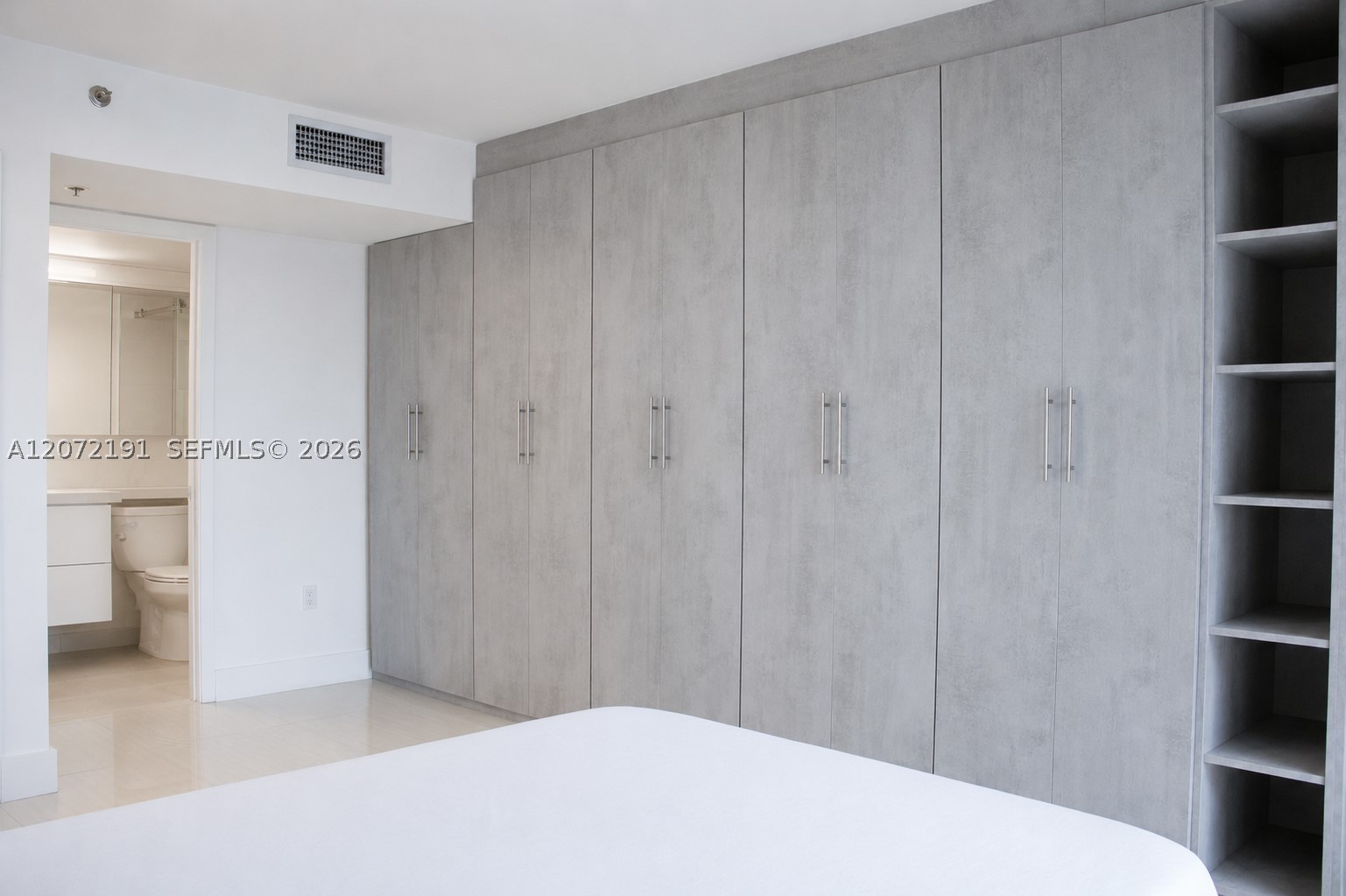 540 Brickell Key Dr 1101 Property Photo 14