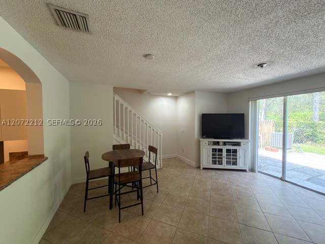 2245 Ne 42nd Ave Property Photo 2
