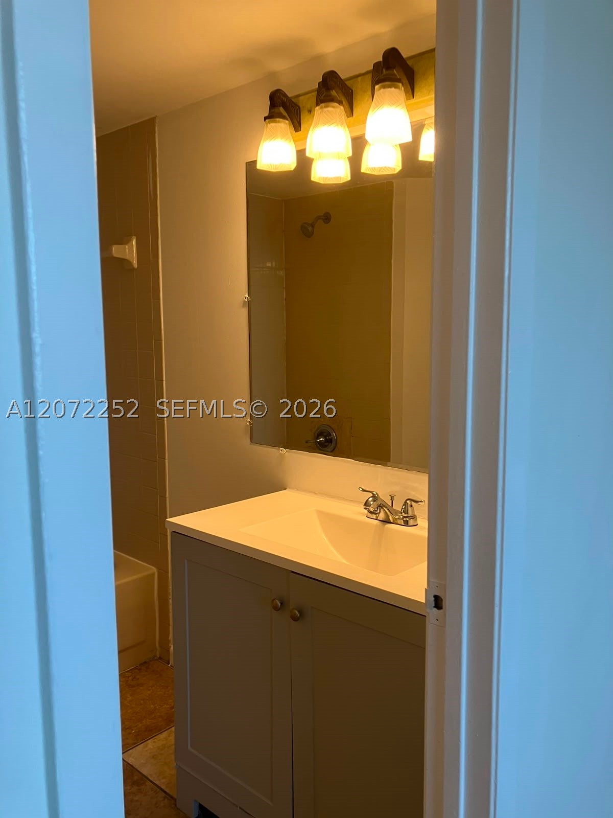 213 Lake Pointe Dr 112 Property Photo 8
