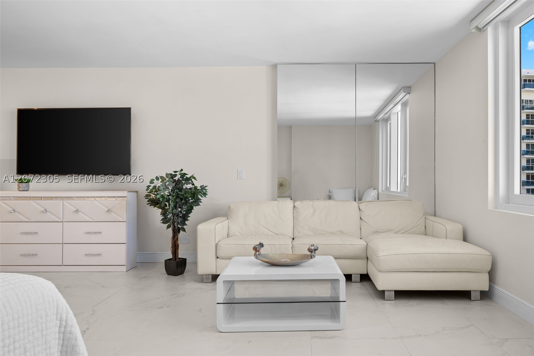 2301 Collins Ave 1014 Property Photo 14