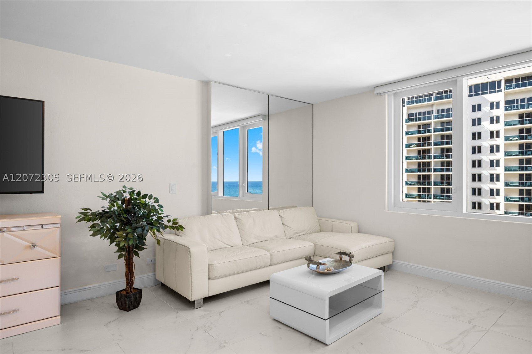2301 Collins Ave 1014 Property Photo 15