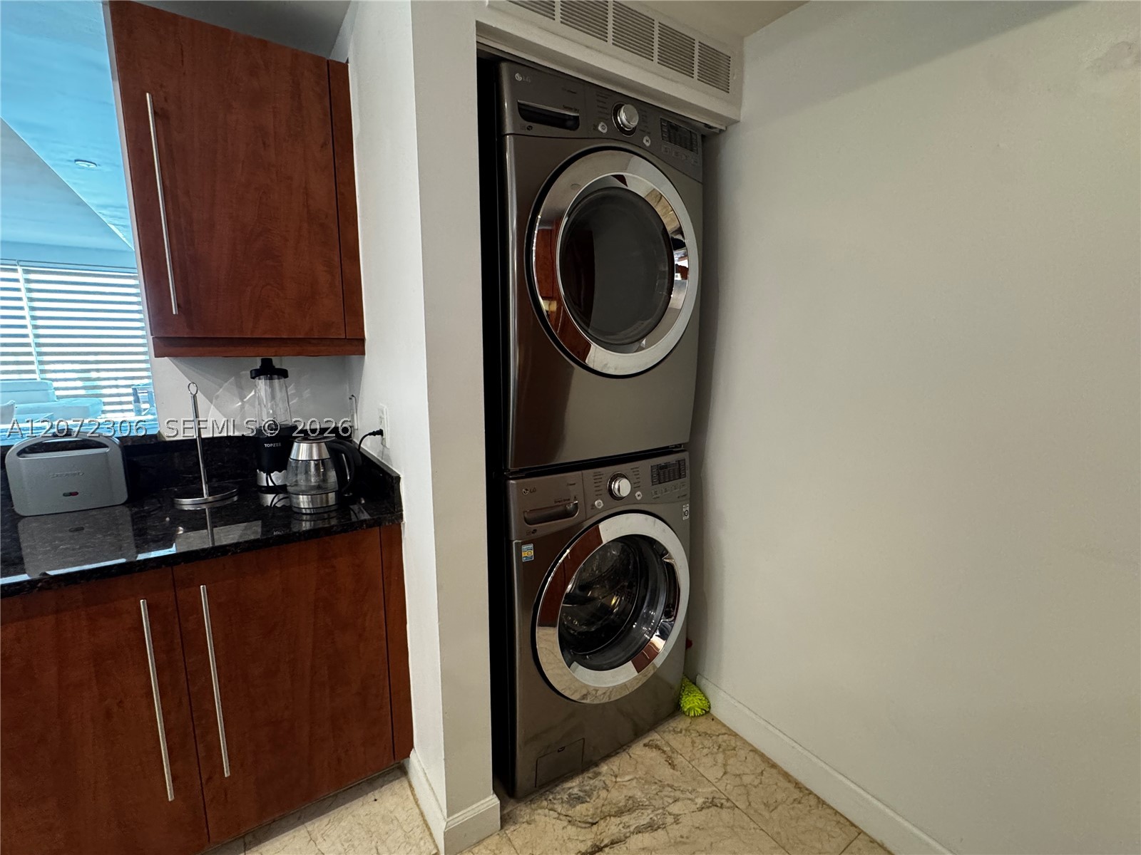 7350 Sw 89th St 1809s Property Photo 6