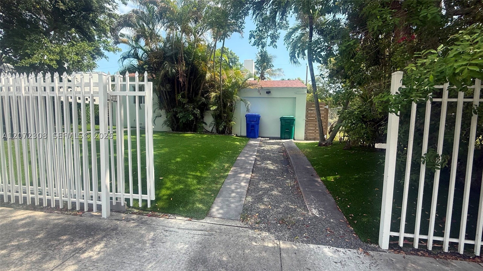 52 NE 51st St Property Photo 1
