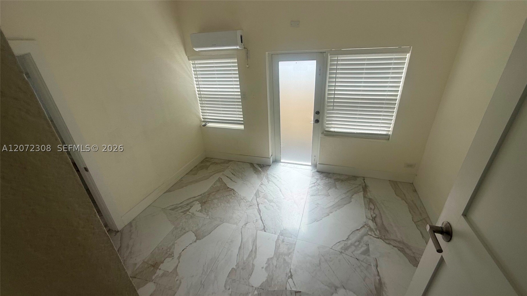 52 Ne 51st St Property Photo 3