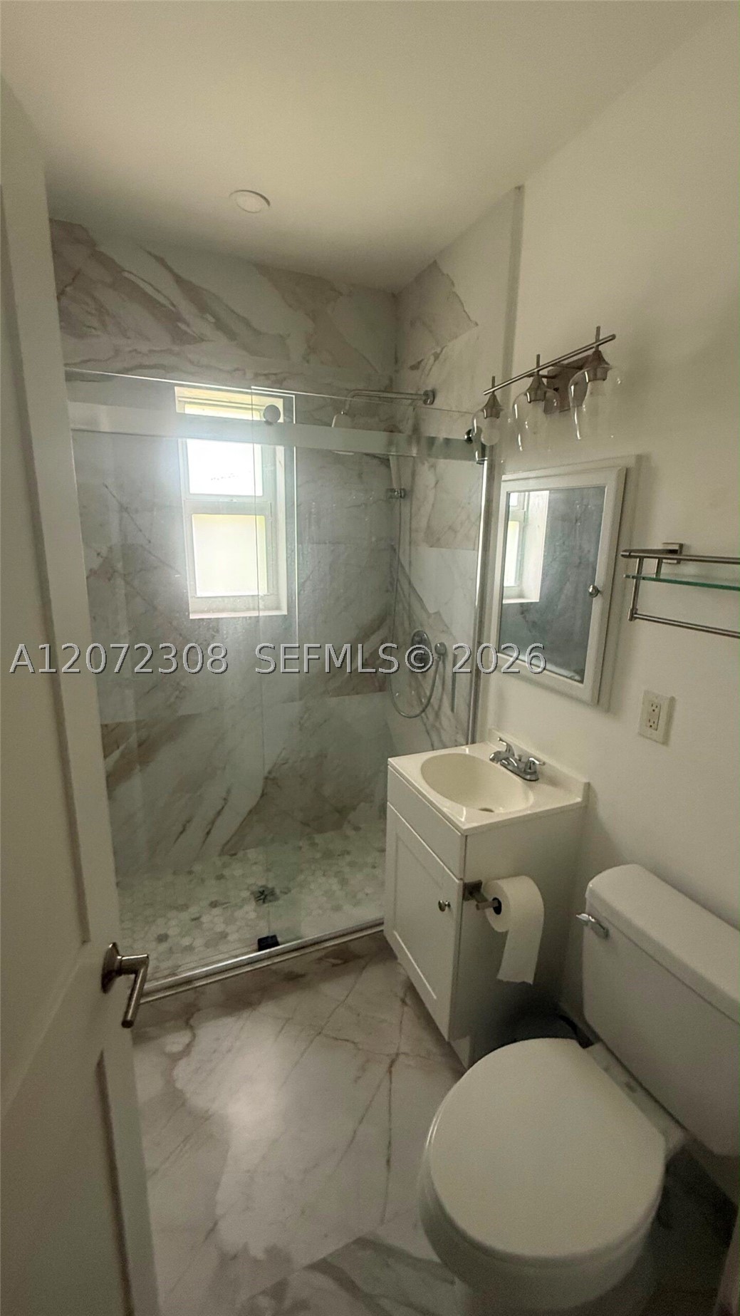 52 Ne 51st St Property Photo 9