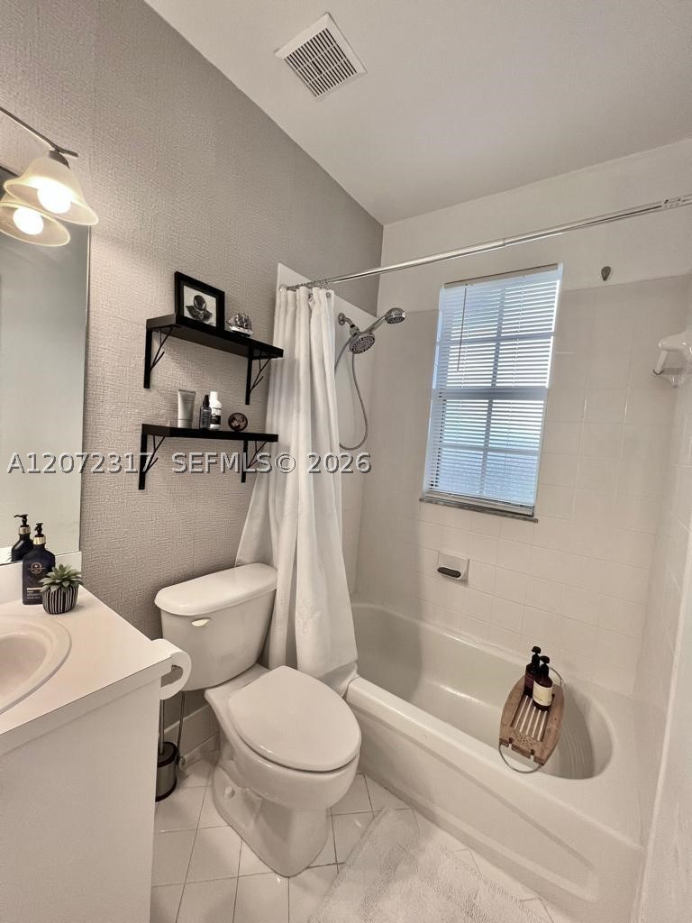 3355 Ne 13th Cir Dr 105-28 Property Photo 11
