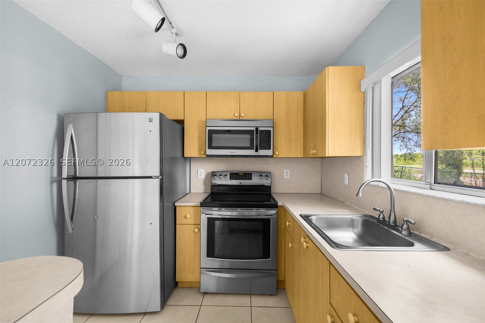 2930 Se 12th Rd 101-31 Property Photo 10