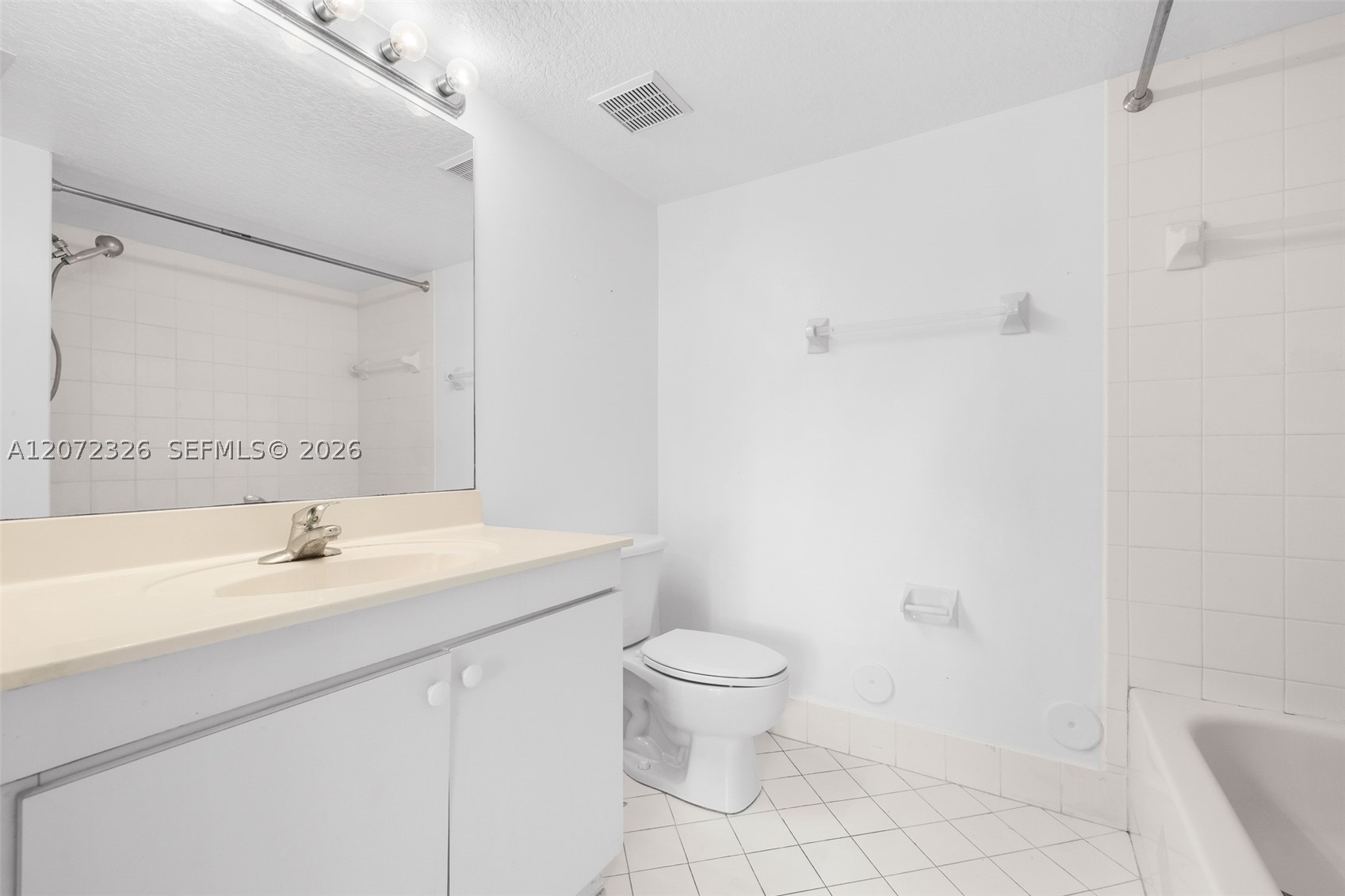 2930 Se 12th Rd 101-31 Property Photo 24