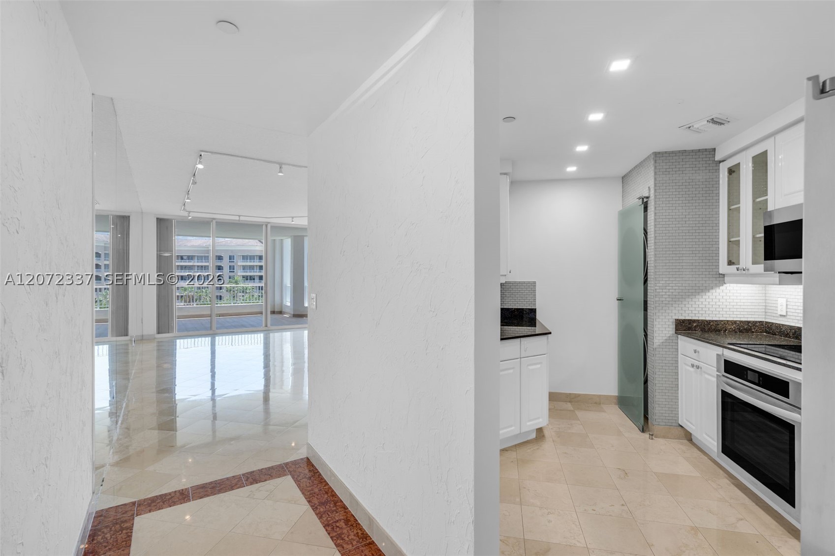 715 Crandon Blvd Ph-5 Property Photo 2