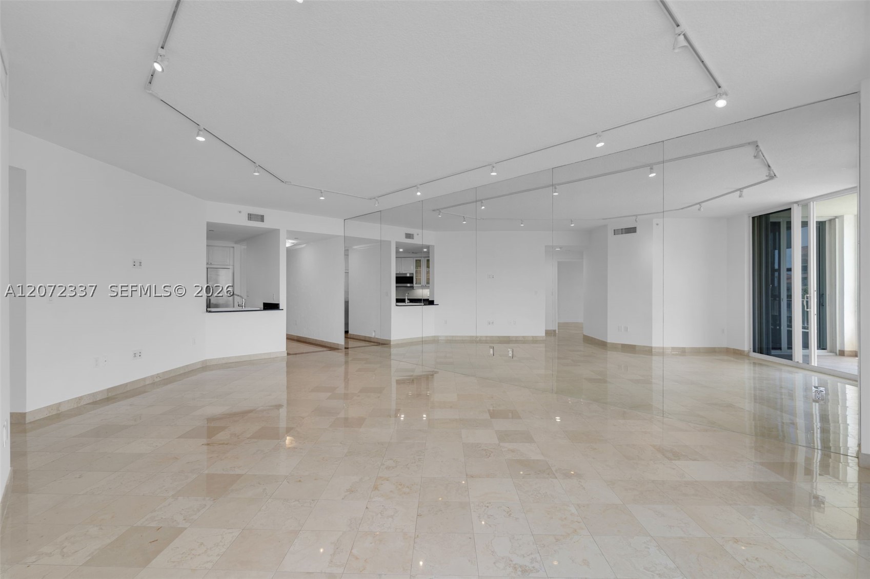 715 Crandon Blvd Ph-5 Property Photo 8