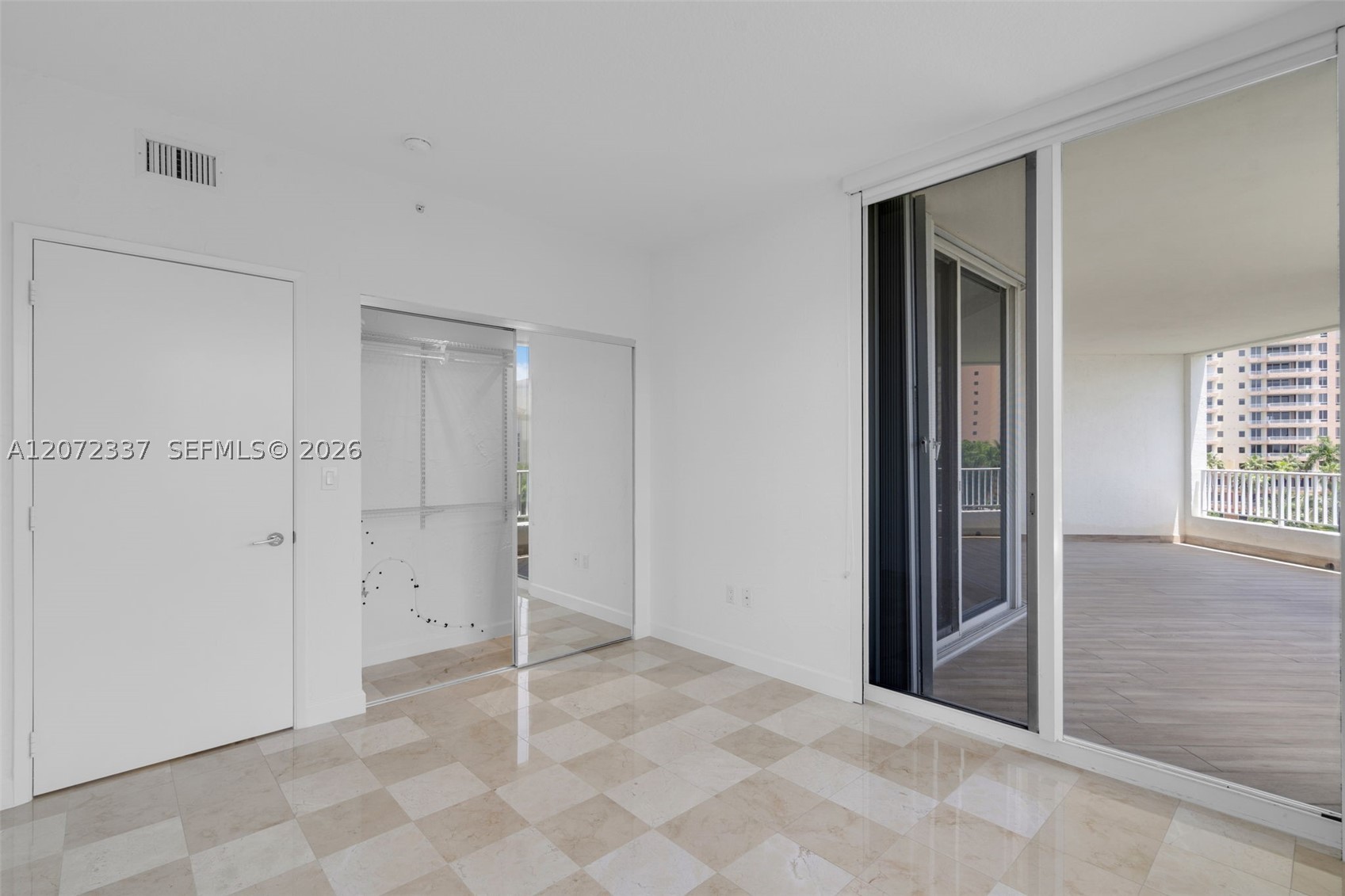 715 Crandon Blvd Ph-5 Property Photo 11