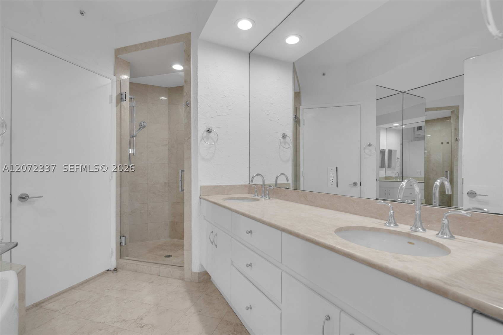 715 Crandon Blvd Ph-5 Property Photo 16