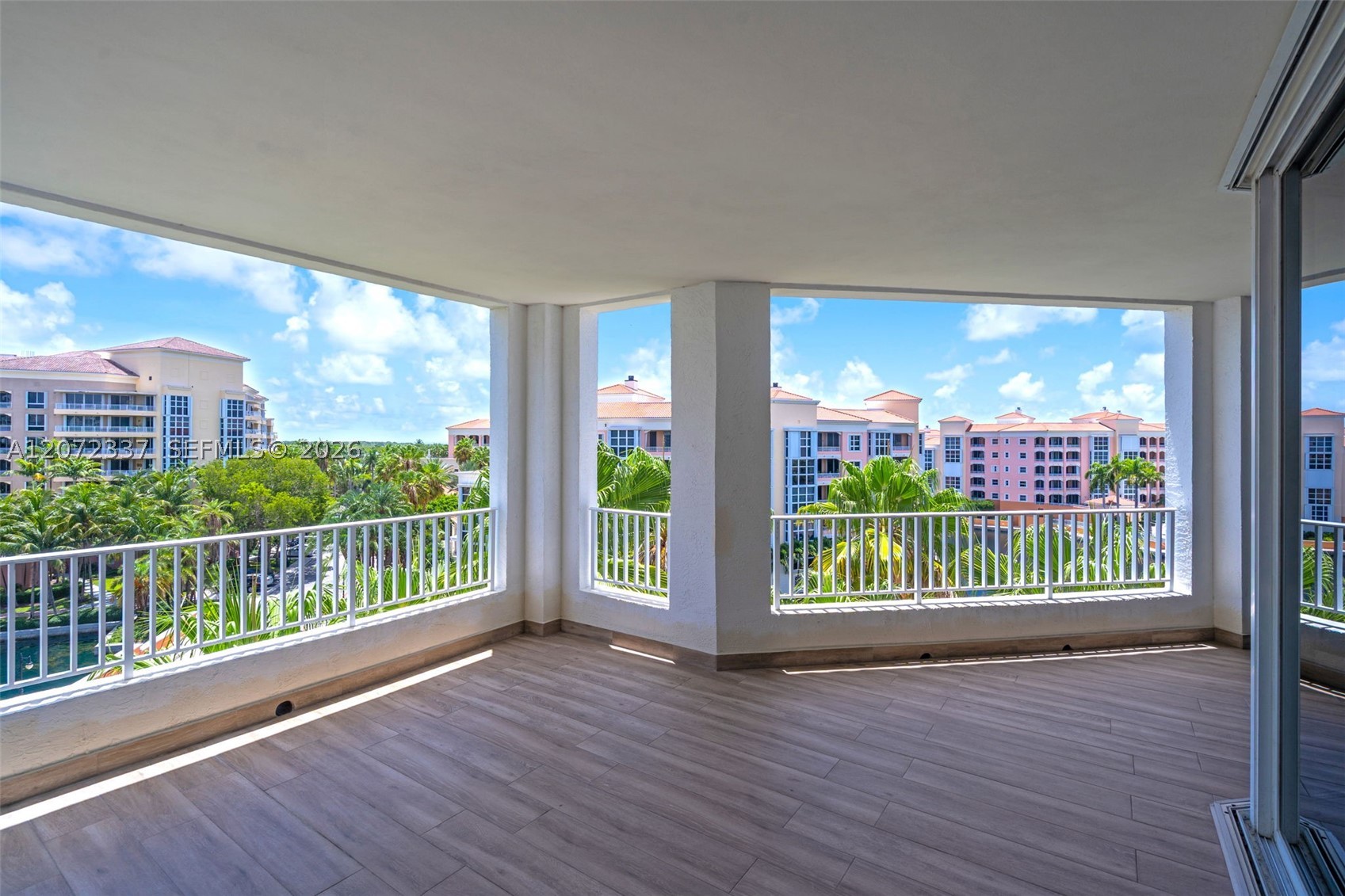715 Crandon Blvd Ph-5 Property Photo 20