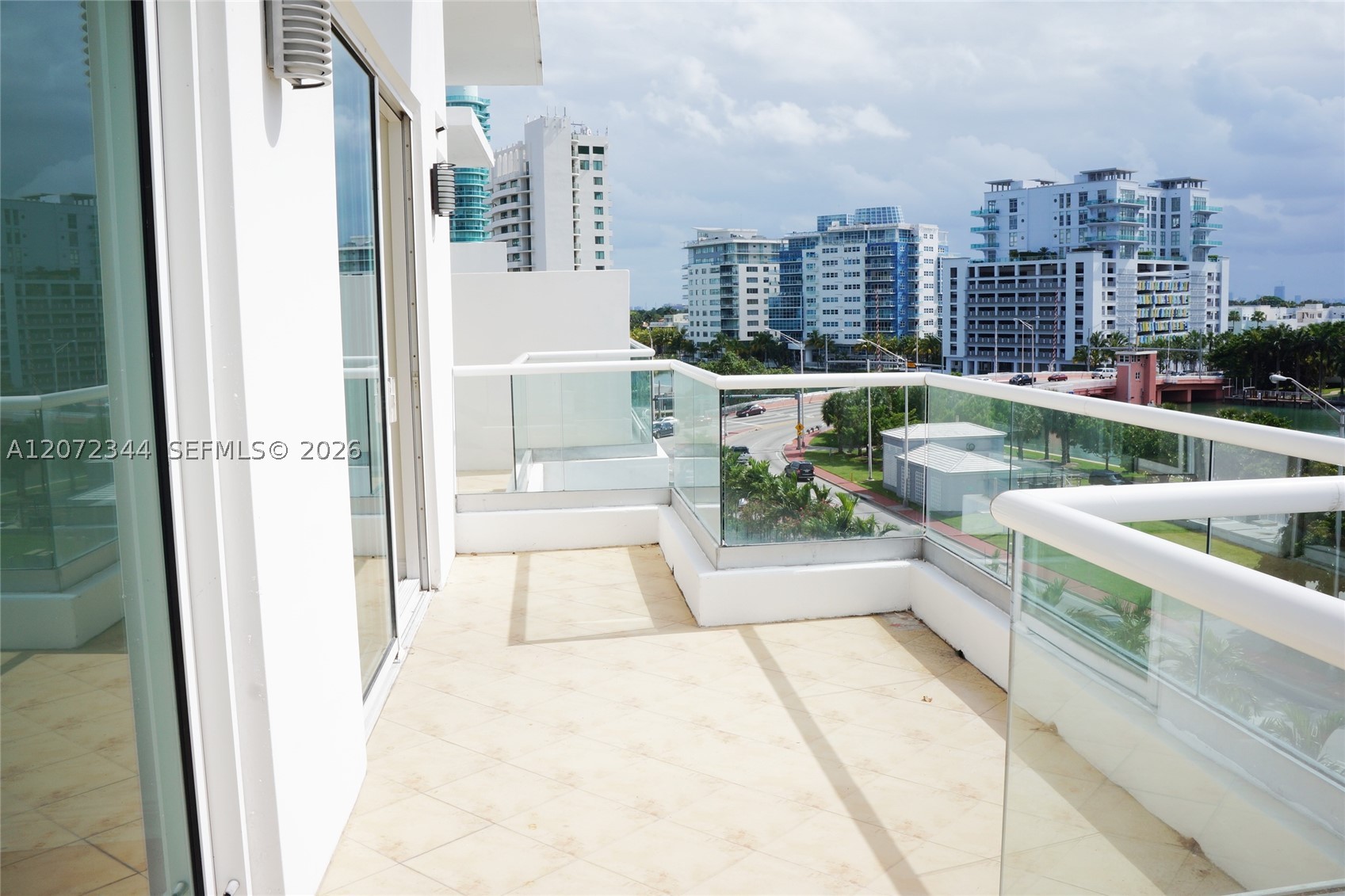 6362 Collins Ave 610 Property Photo 3