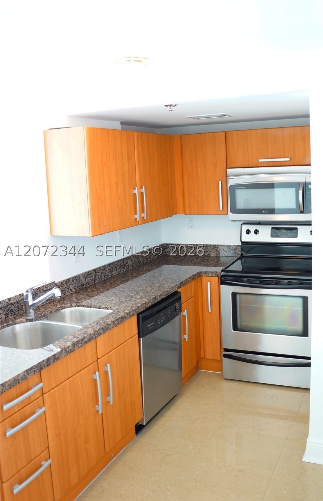 6362 Collins Ave 610 Property Photo 6