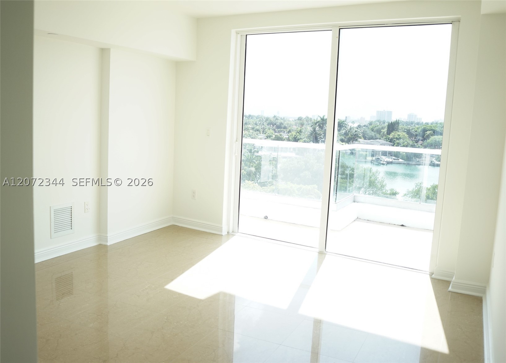 6362 Collins Ave 610 Property Photo 8