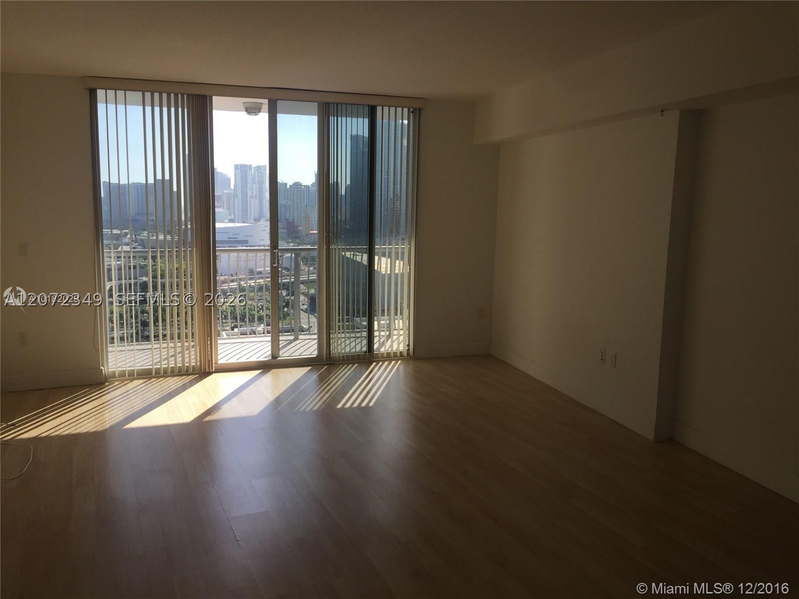 1750 N Bayshore Dr 2908 Property Photo 6