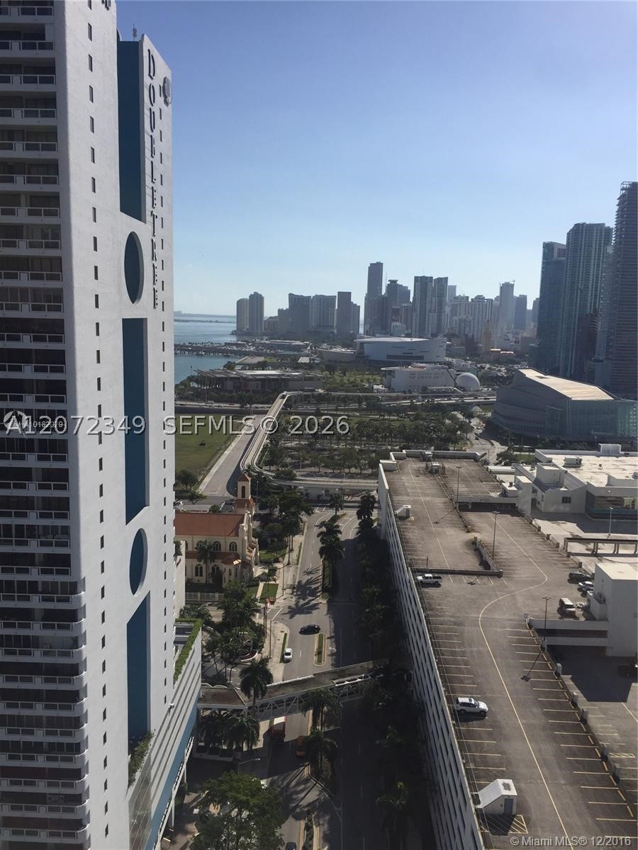 1750 N Bayshore Dr 2908 Property Photo 10