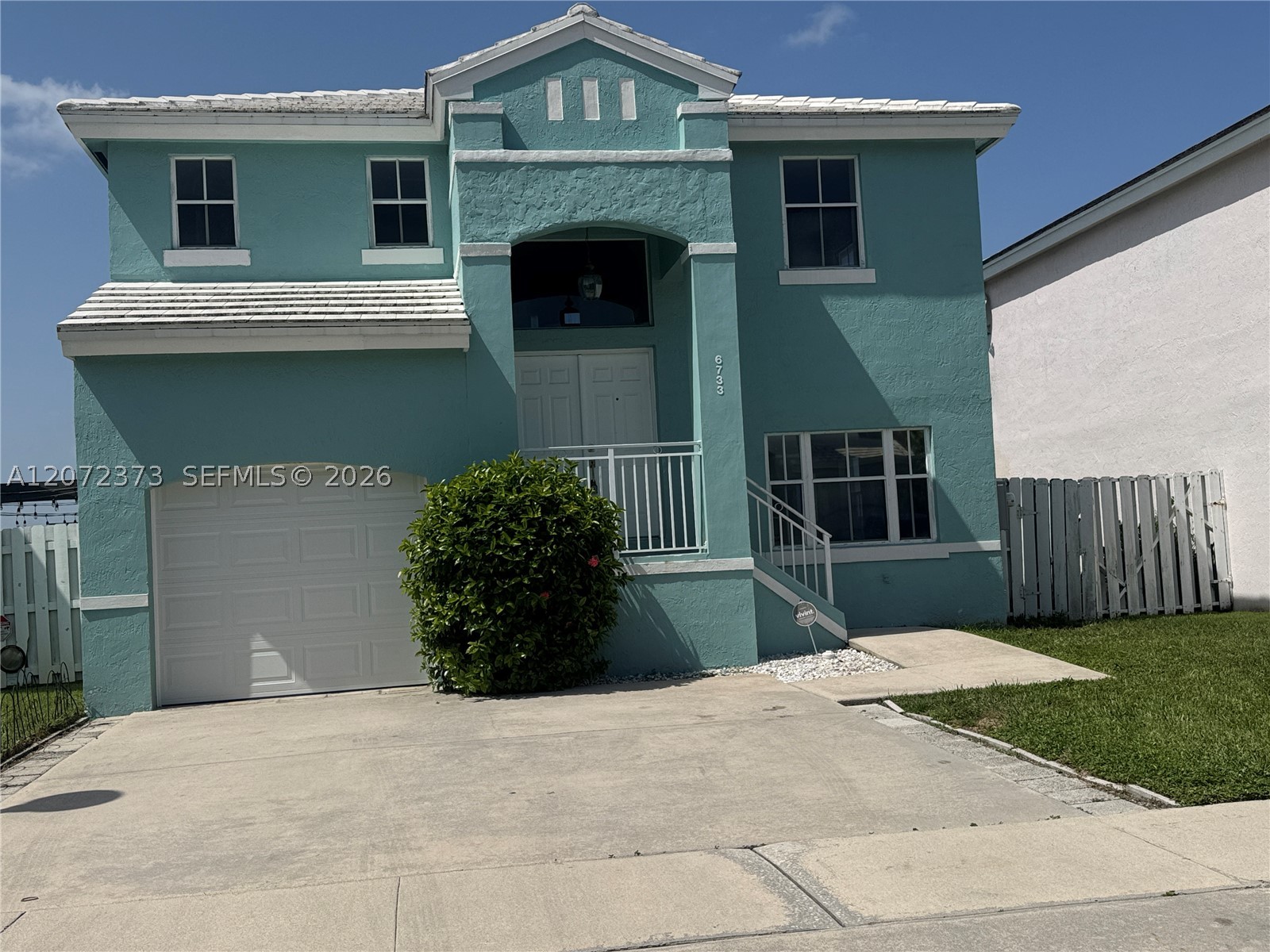 6733 Bayfront Dr Property Photo 1