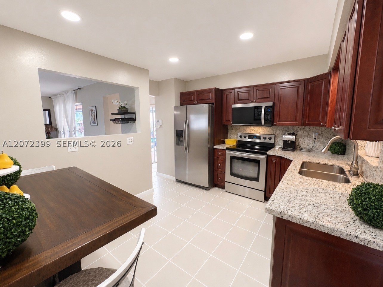 1812 N 45th Ave Property Photo 6