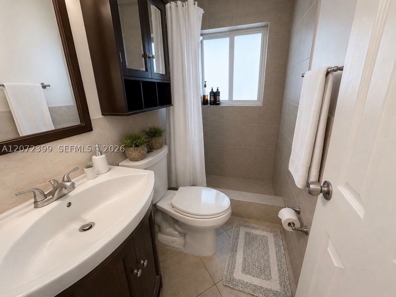 1812 N 45th Ave Property Photo 14