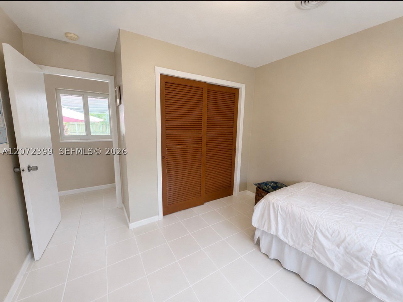 1812 N 45th Ave Property Photo 17