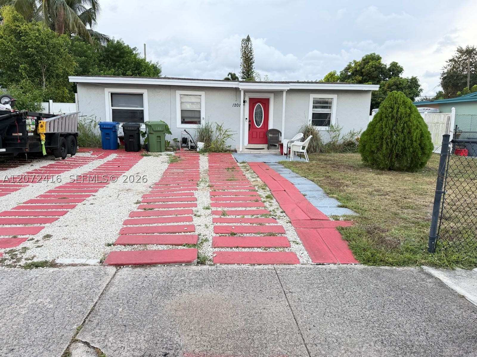 1201 Nw 11th Pl Property Photo 1