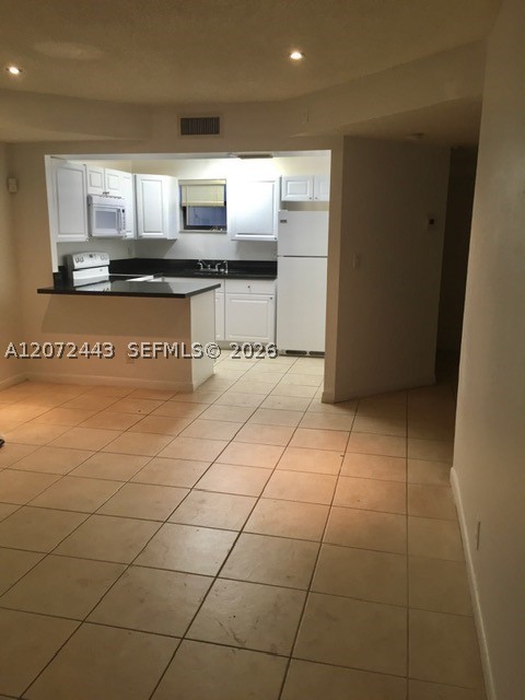 8290 Lake Dr 144 Property Photo 3