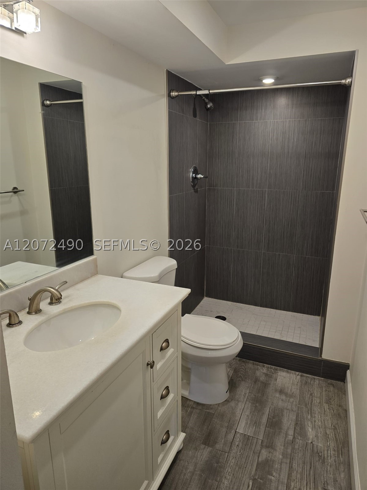 470 Nw 20th St 201 Property Photo 10