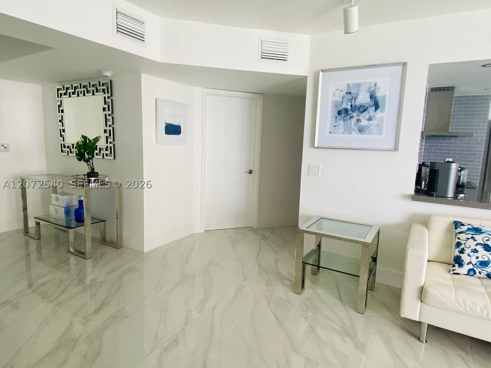 16445 Collins Ave 1624 Property Photo 5