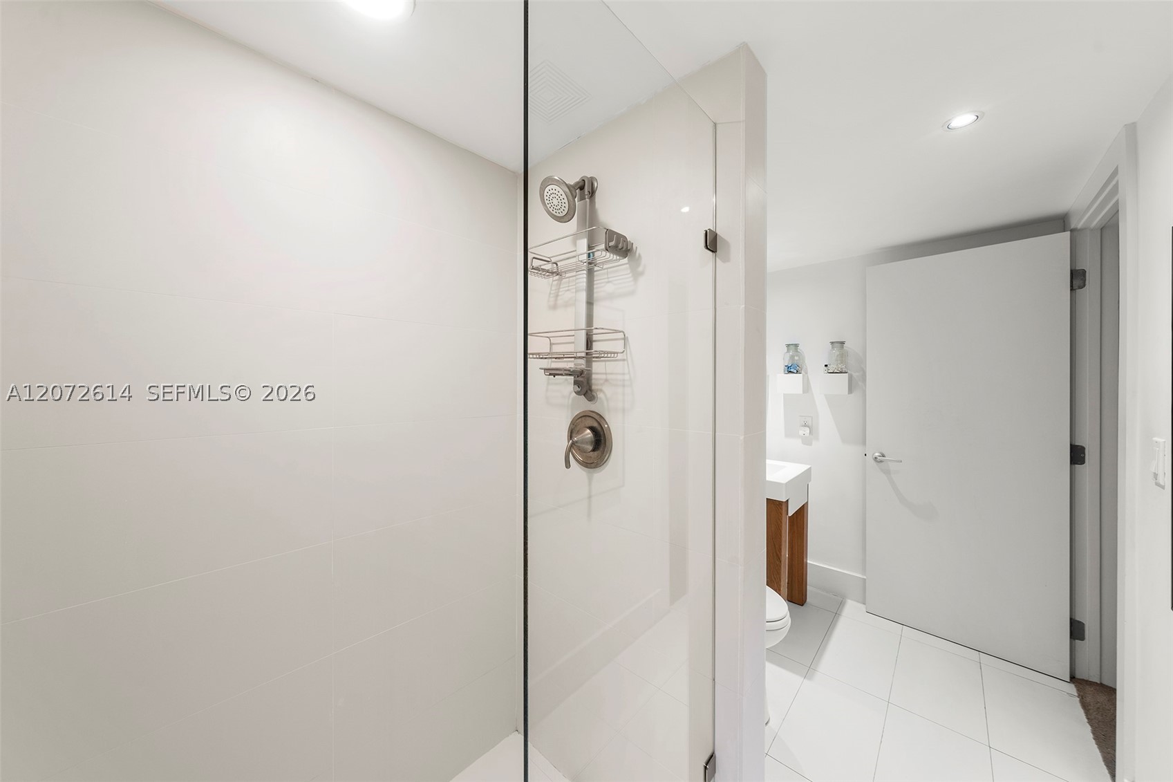 600 Grapetree Dr 6bs Property Photo 32