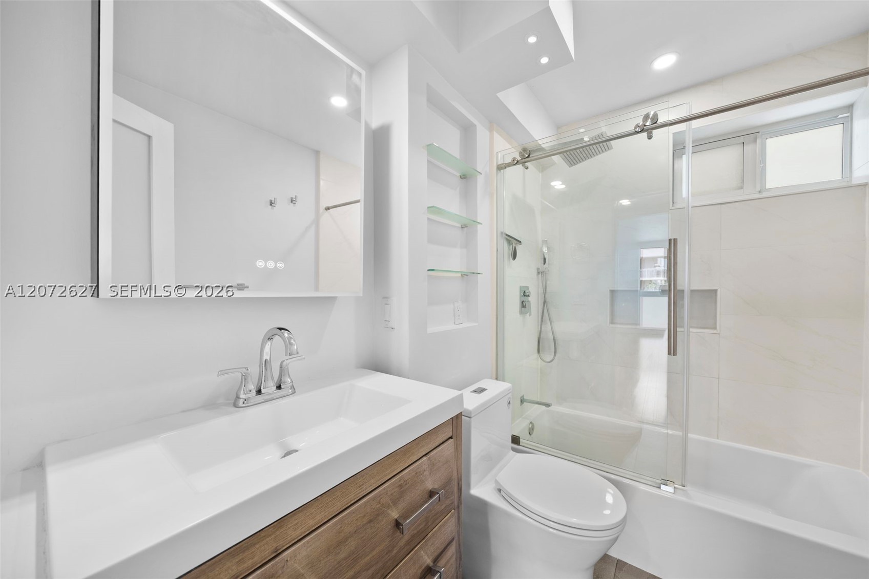1670 Bay Rd 4b Property Photo 17