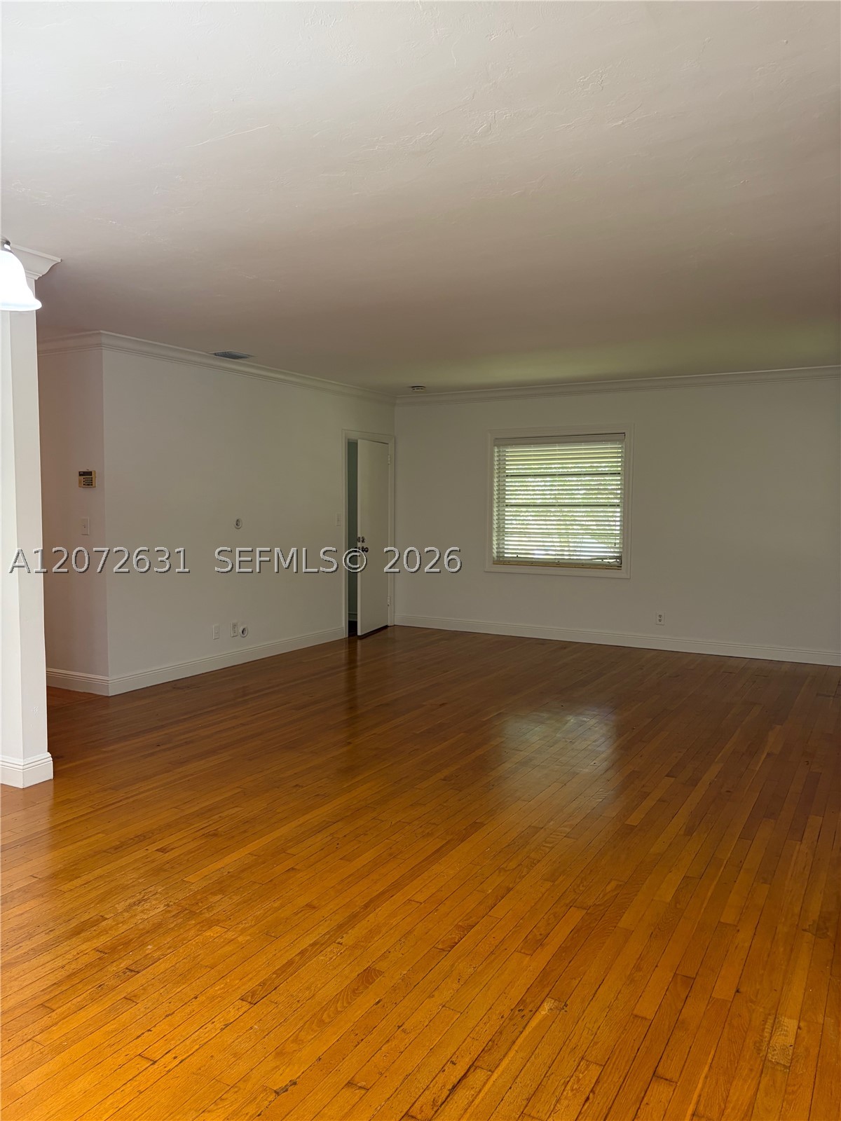 3923 Segovia St 2nd Floor Property Photo 8
