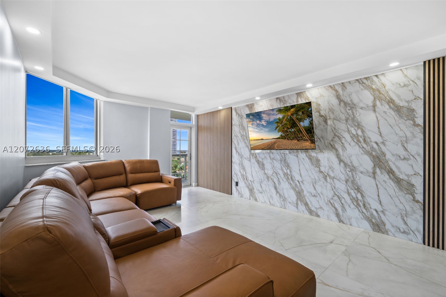 19380 Collins Ave 826 Property Photo 8
