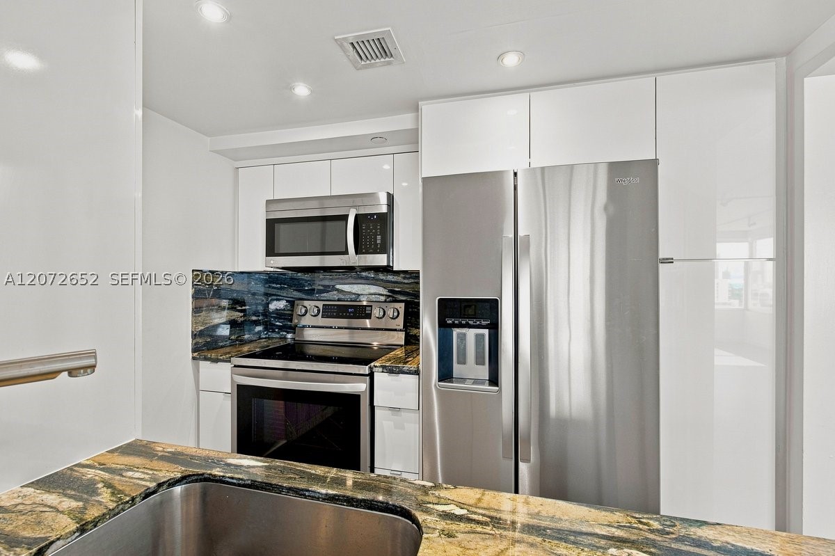 1200 West Ave 815 Property Photo 3