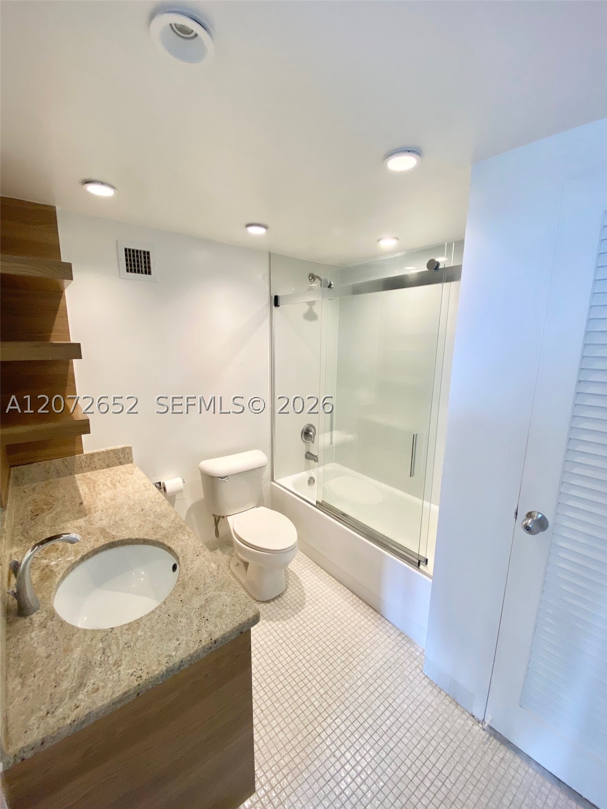 1200 West Ave 815 Property Photo 11