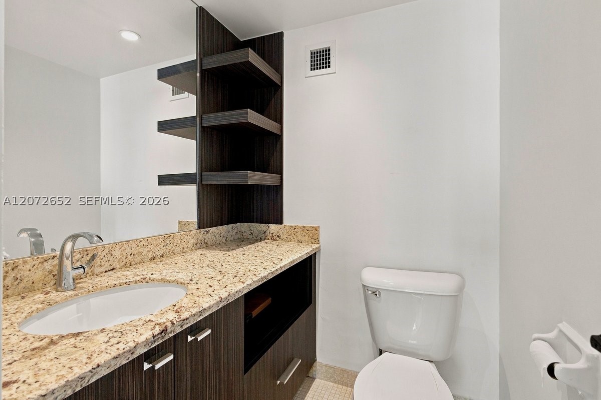 1200 West Ave 815 Property Photo 14