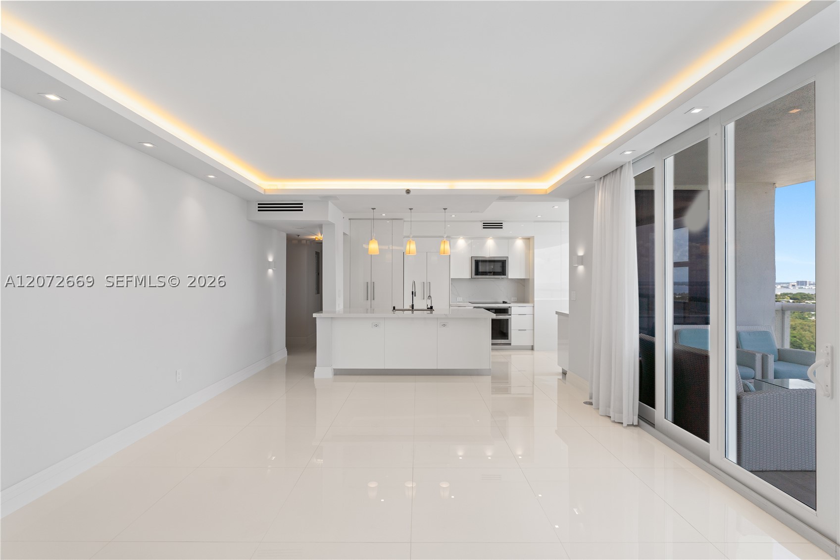 4201 Collins Ave 2202 Property Photo 18